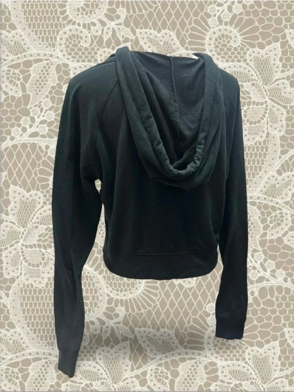 Adorable black cropped zip up hoodie ! - Picture 5 of 8
